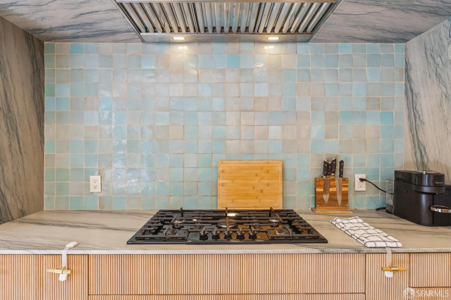 Detail Gallery Image 33 of 94 For 7 Seymour St, San Francisco,  CA 94115 - 5 Beds | 4/2 Baths