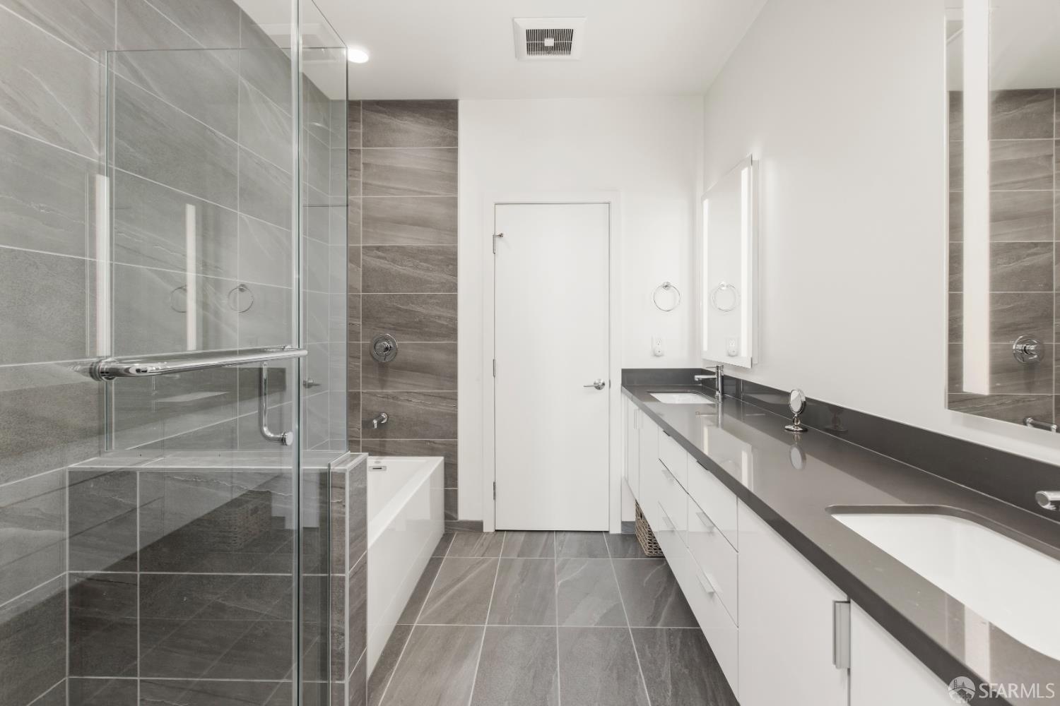 Photo #15: 426112671 Listing: Photo #15