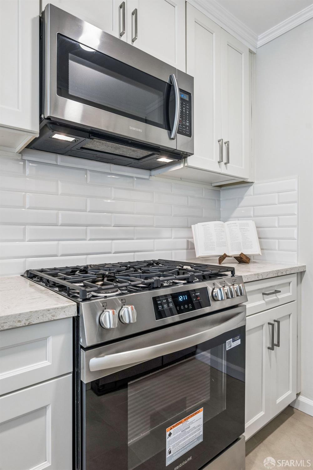 Detail Gallery Image 10 of 31 For 409 Pacific Ave, Pacifica,  CA 94044 - 2 Beds | 1 Baths