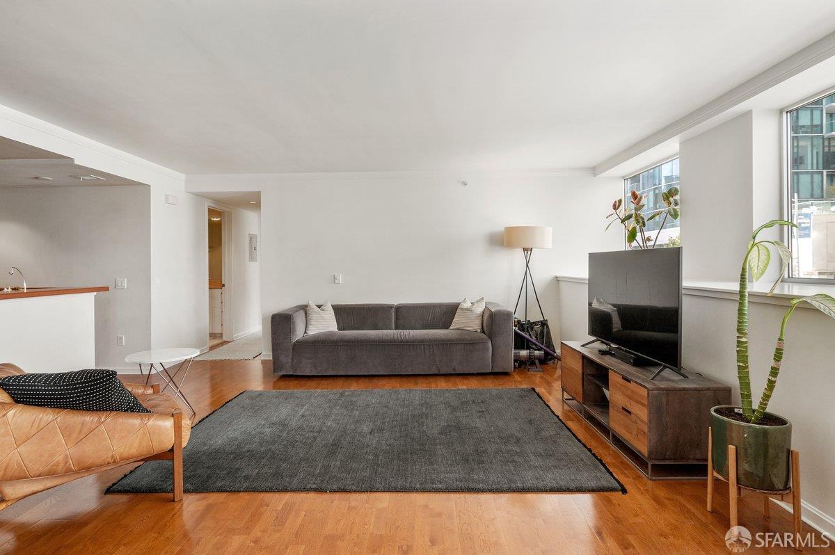 Photo #8: 426112578 Listing: Photo #8