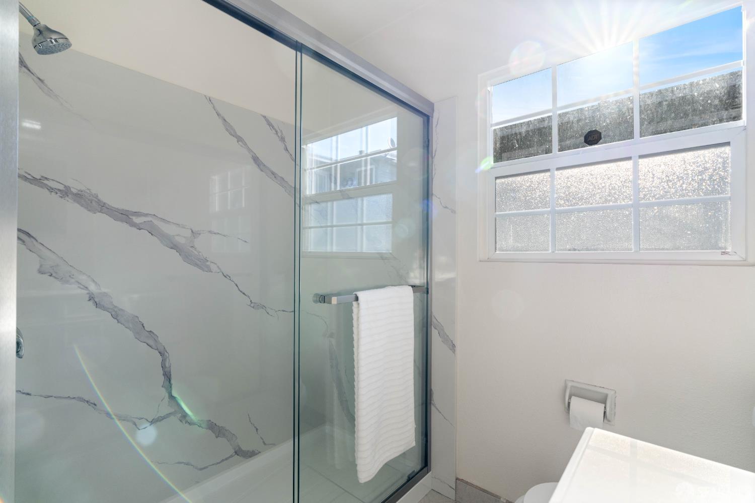 Detail Gallery Image 20 of 30 For 1931 98th Ave, Oakland,  CA 94603 - 3 Beds | 1 Baths