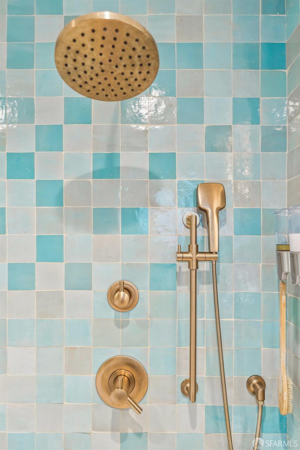 Detail Gallery Image 66 of 94 For 7 Seymour St, San Francisco,  CA 94115 - 5 Beds | 4/2 Baths