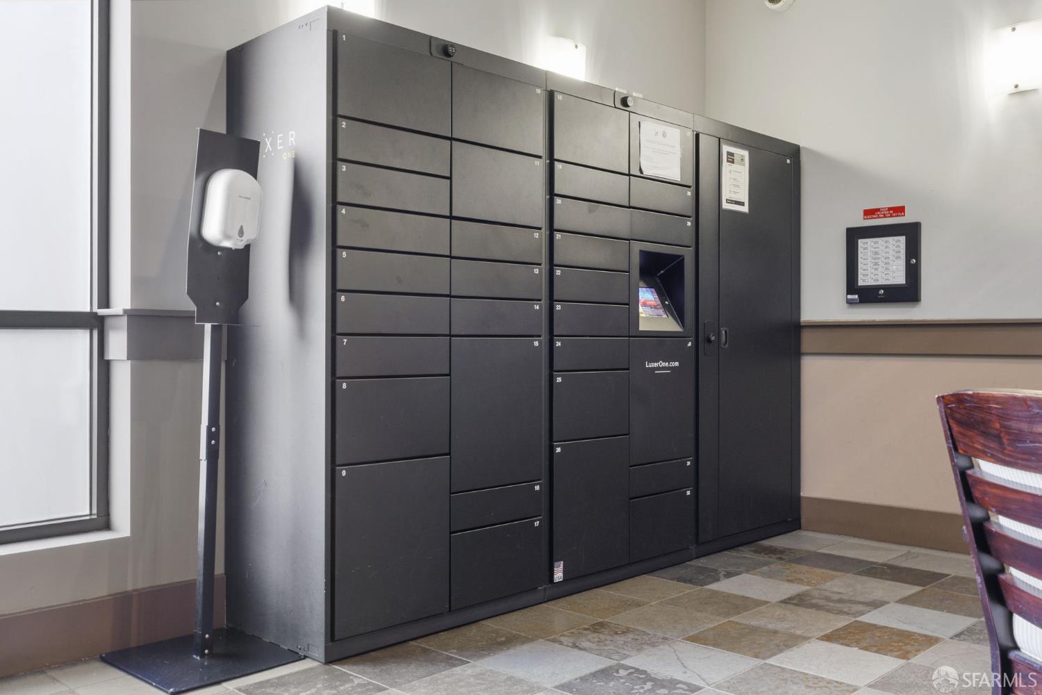 Detail Gallery Image 40 of 52 For 350 Broderick St #320,  San Francisco,  CA 94117 - 3 Beds | 3 Baths