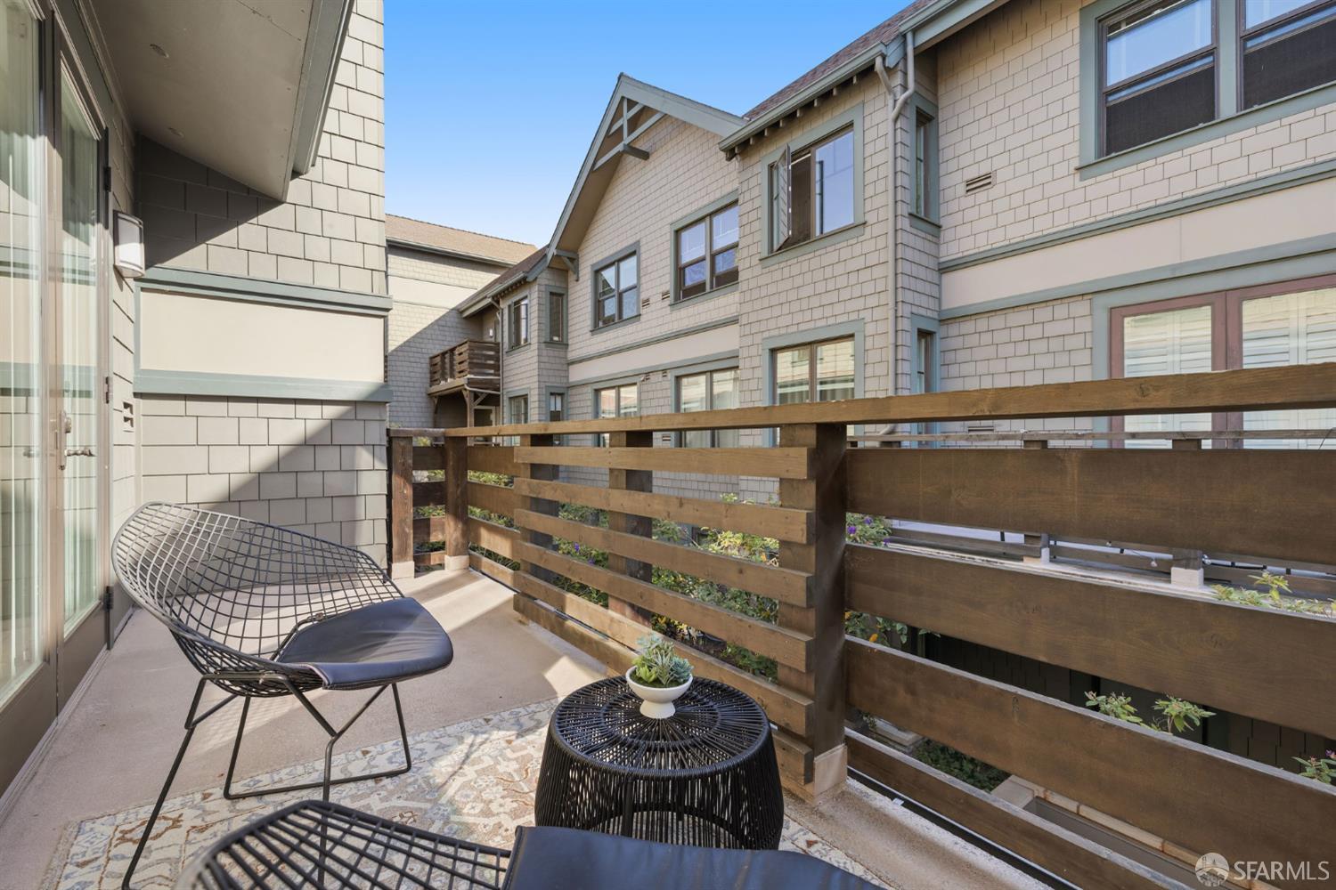 Detail Gallery Image 9 of 52 For 350 Broderick St #320,  San Francisco,  CA 94117 - 3 Beds | 3 Baths