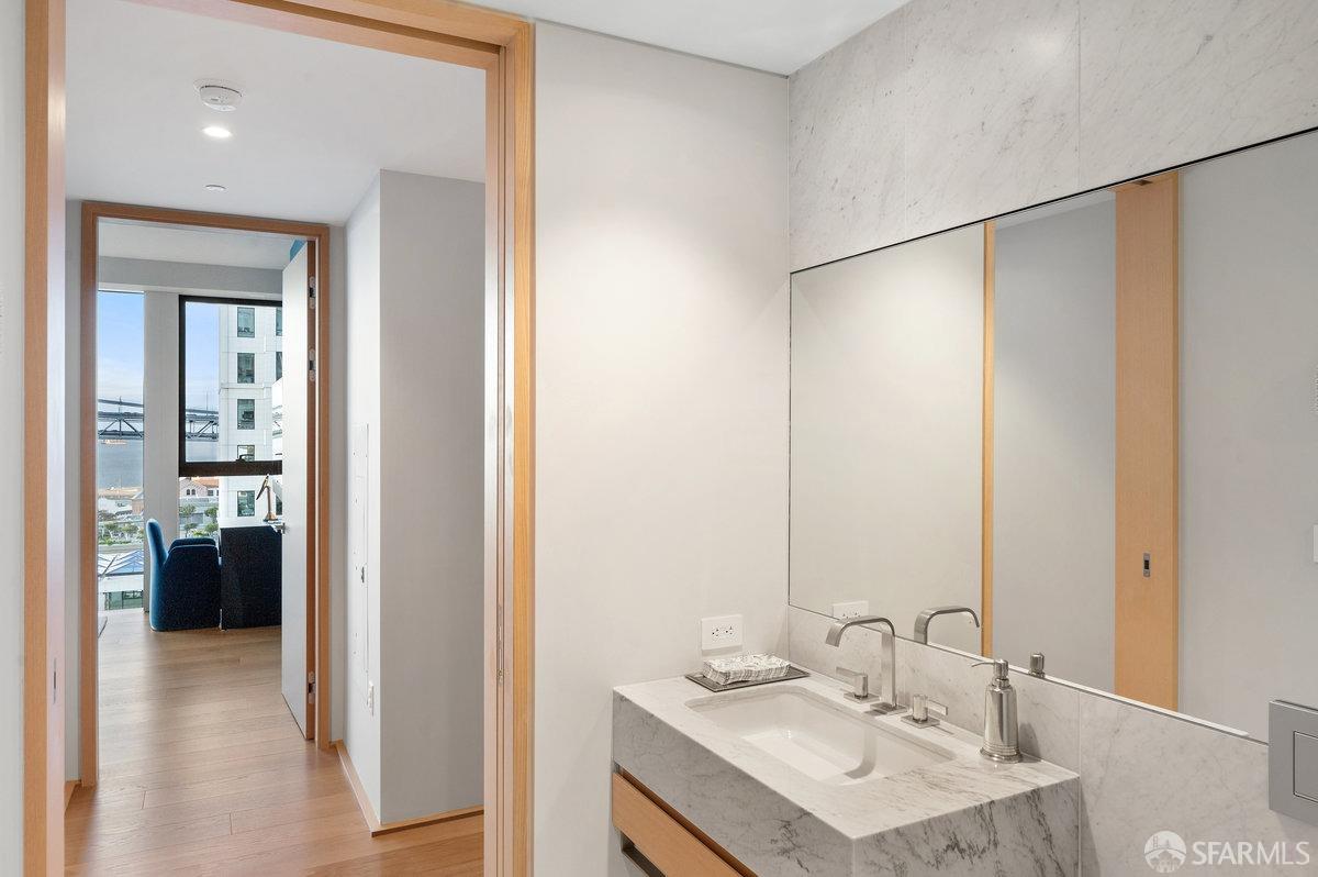 Detail Gallery Image 39 of 62 For 1 Steuart Ln #1702,  San Francisco,  CA 94115 - 2 Beds | 2/1 Baths