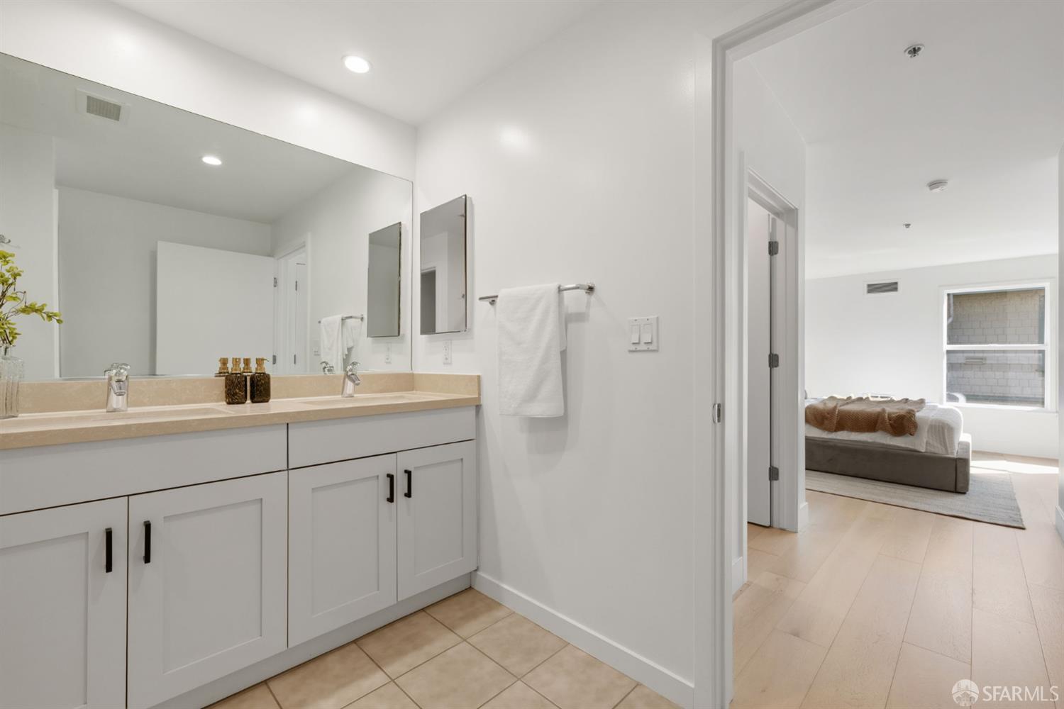 Detail Gallery Image 32 of 52 For 350 Broderick St #320,  San Francisco,  CA 94117 - 3 Beds | 3 Baths