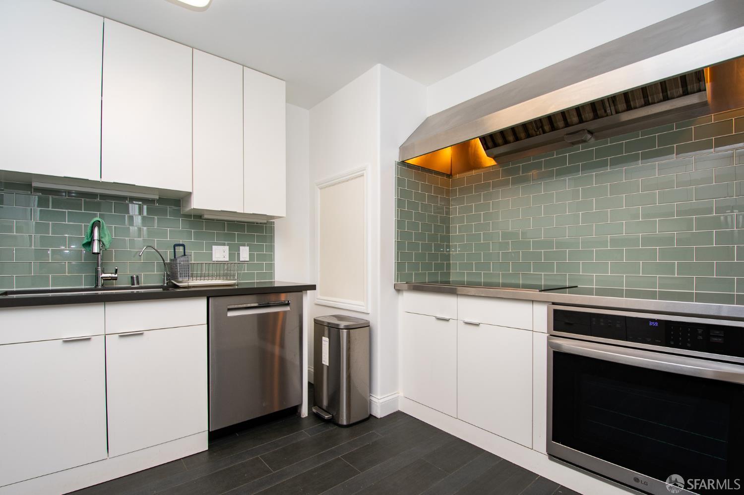 Detail Gallery Image 10 of 15 For 127 Knockash Hill, San Francisco,  CA 94127 - 1 Beds | 1 Baths