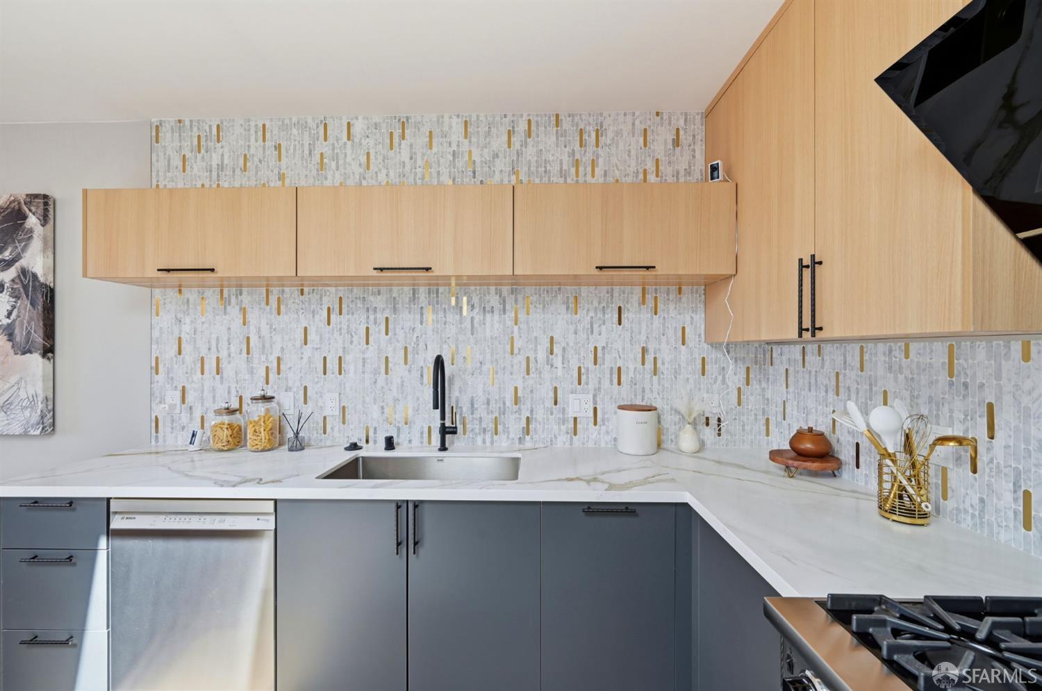 Detail Gallery Image 19 of 53 For 2124 18th Ave, San Francisco,  CA 94116 - 4 Beds | 3/1 Baths