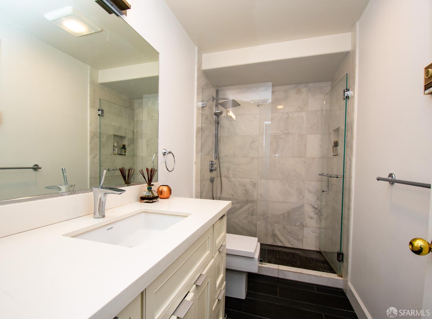 Detail Gallery Image 5 of 15 For 127 Knockash Hill, San Francisco,  CA 94127 - 1 Beds | 1 Baths
