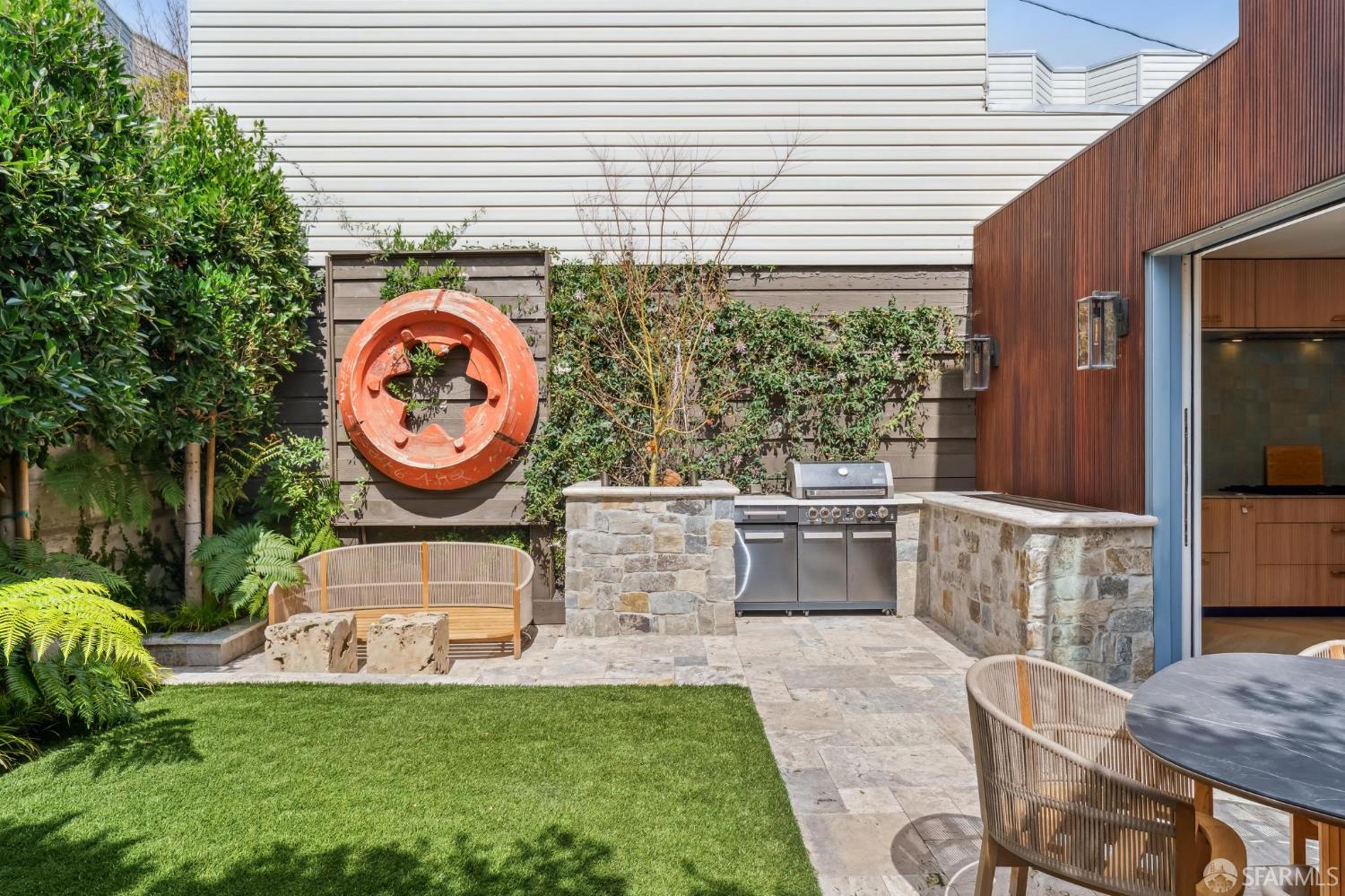 Detail Gallery Image 39 of 94 For 7 Seymour St, San Francisco,  CA 94115 - 5 Beds | 4/2 Baths