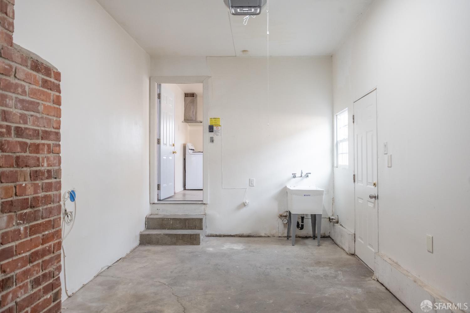 Detail Gallery Image 15 of 30 For 1931 98th Ave, Oakland,  CA 94603 - 3 Beds | 1 Baths