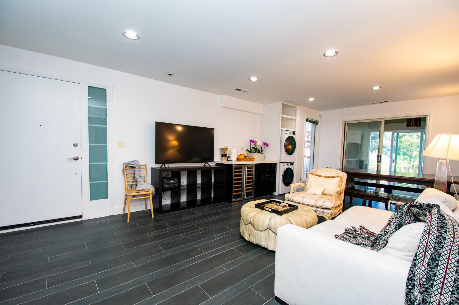 Detail Gallery Image 8 of 15 For 127 Knockash Hill, San Francisco,  CA 94127 - 1 Beds | 1 Baths