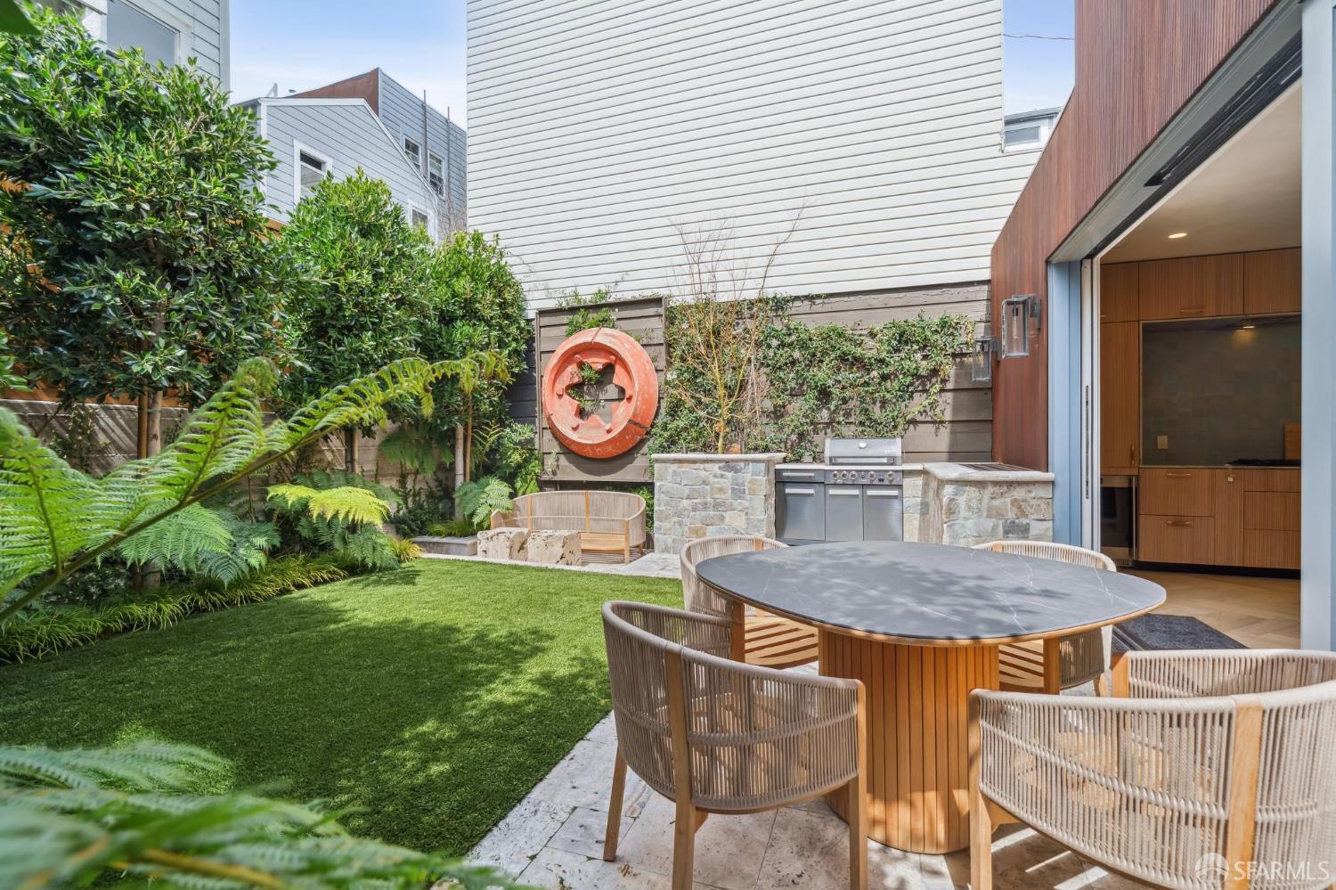 Detail Gallery Image 36 of 94 For 7 Seymour St, San Francisco,  CA 94115 - 5 Beds | 4/2 Baths