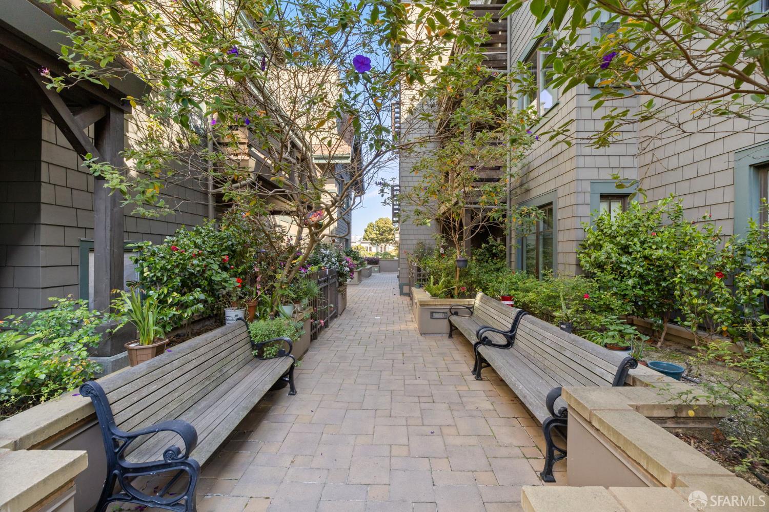 Detail Gallery Image 42 of 52 For 350 Broderick St #320,  San Francisco,  CA 94117 - 3 Beds | 3 Baths