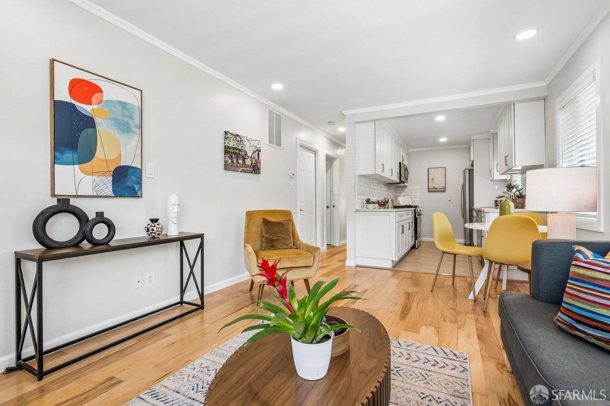 Detail Gallery Image 4 of 31 For 409 Pacific Ave, Pacifica,  CA 94044 - 2 Beds | 1 Baths