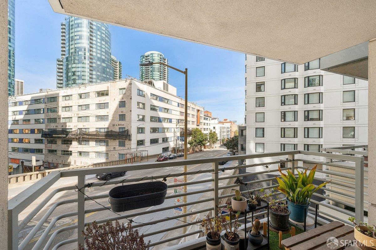 Photo #6: 426112578 Listing: Photo #6