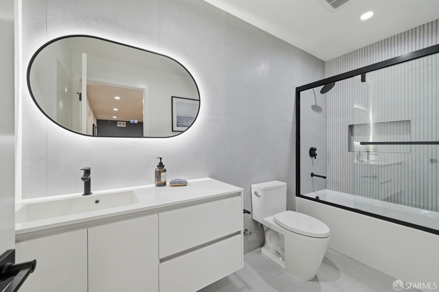 Detail Gallery Image 37 of 53 For 2124 18th Ave, San Francisco,  CA 94116 - 4 Beds | 3/1 Baths