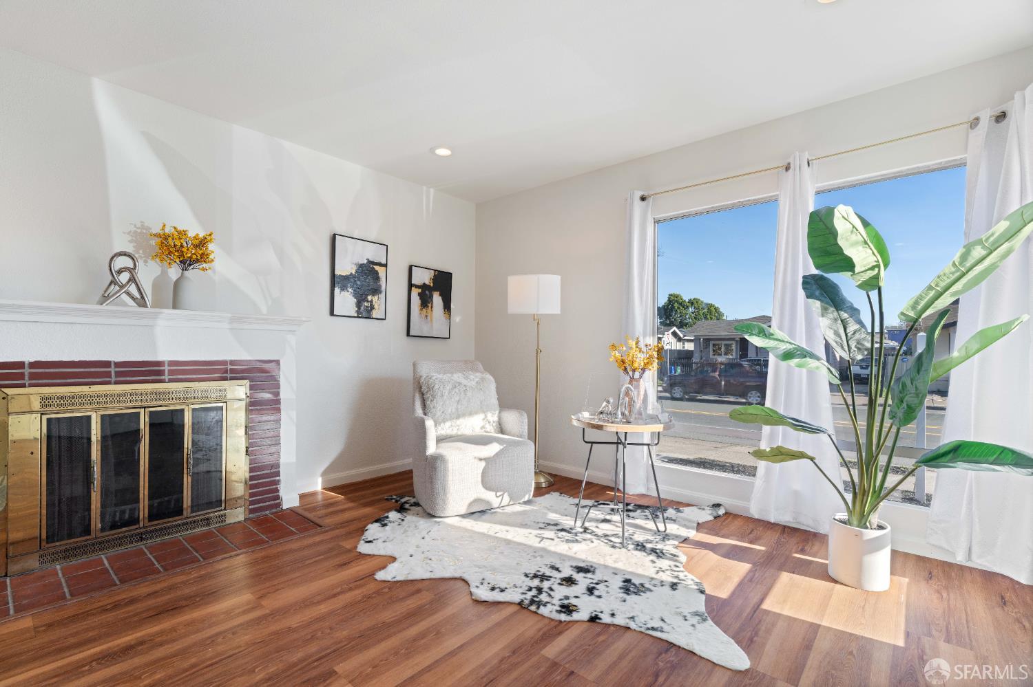 Detail Gallery Image 5 of 30 For 1931 98th Ave, Oakland,  CA 94603 - 3 Beds | 1 Baths