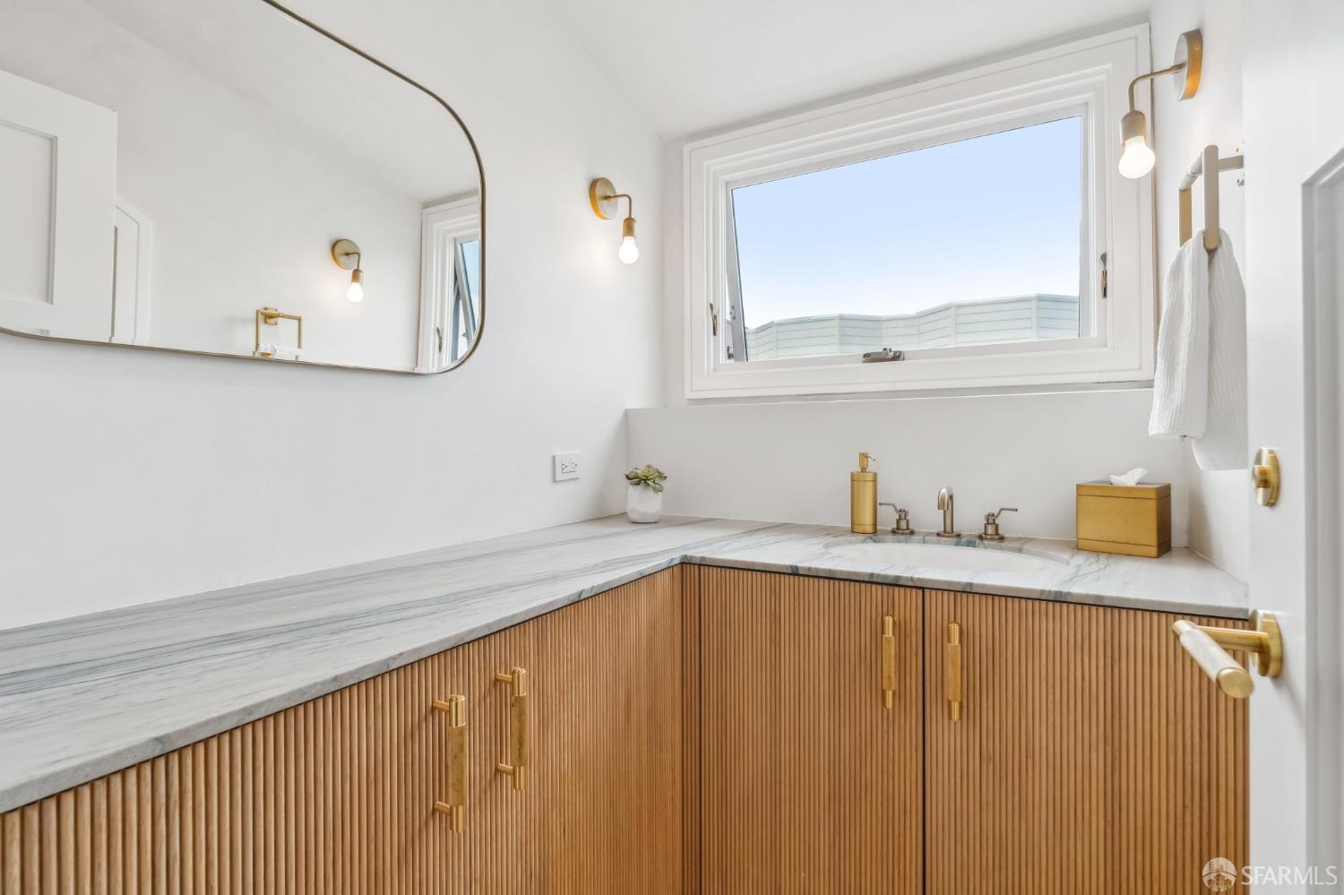 Detail Gallery Image 81 of 94 For 7 Seymour St, San Francisco,  CA 94115 - 5 Beds | 4/2 Baths