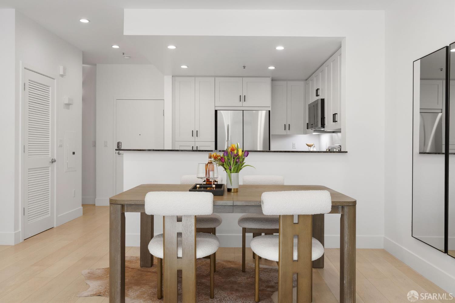 Detail Gallery Image 12 of 52 For 350 Broderick St #320,  San Francisco,  CA 94117 - 3 Beds | 3 Baths