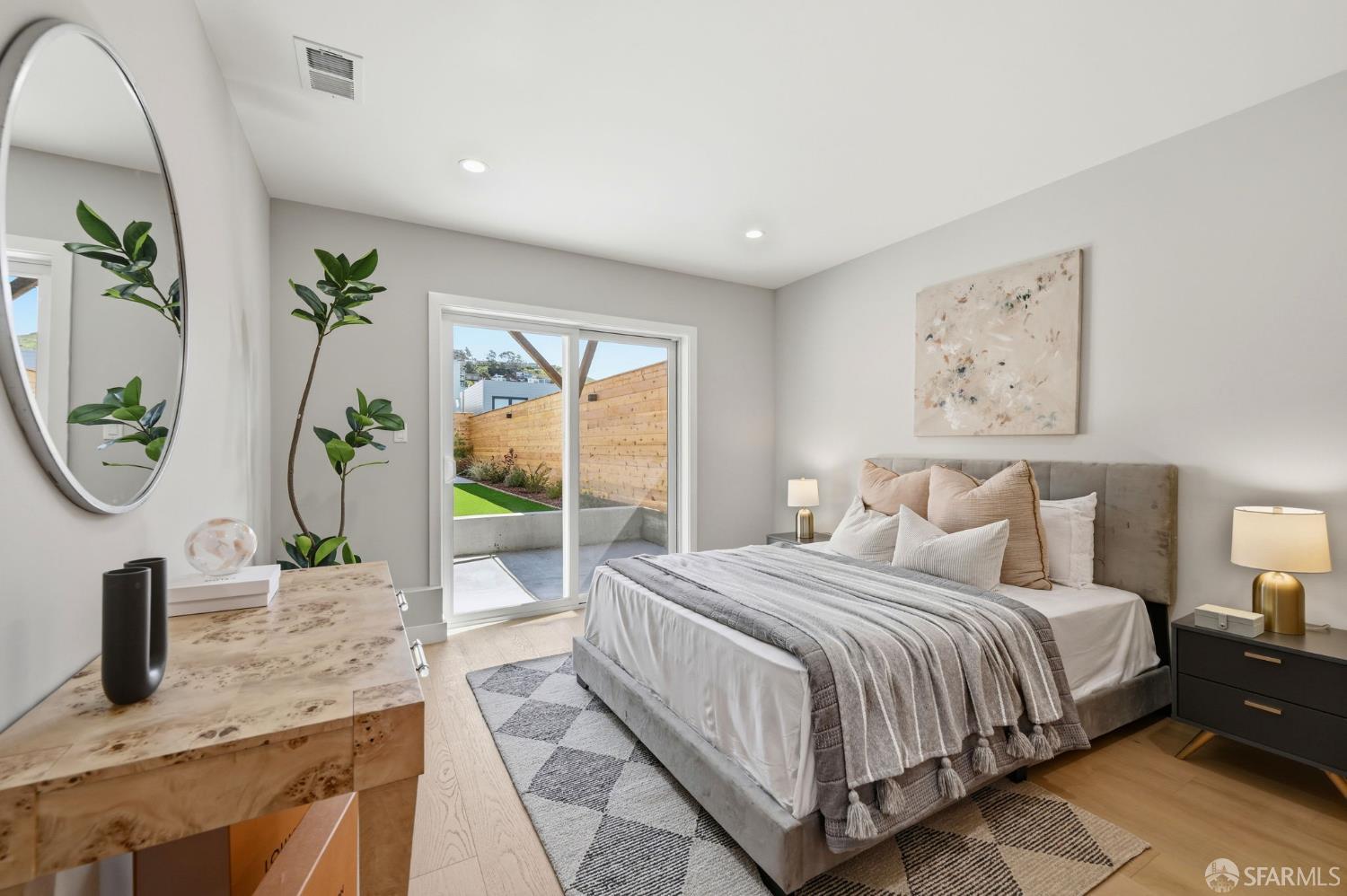 Detail Gallery Image 27 of 53 For 2124 18th Ave, San Francisco,  CA 94116 - 4 Beds | 3/1 Baths