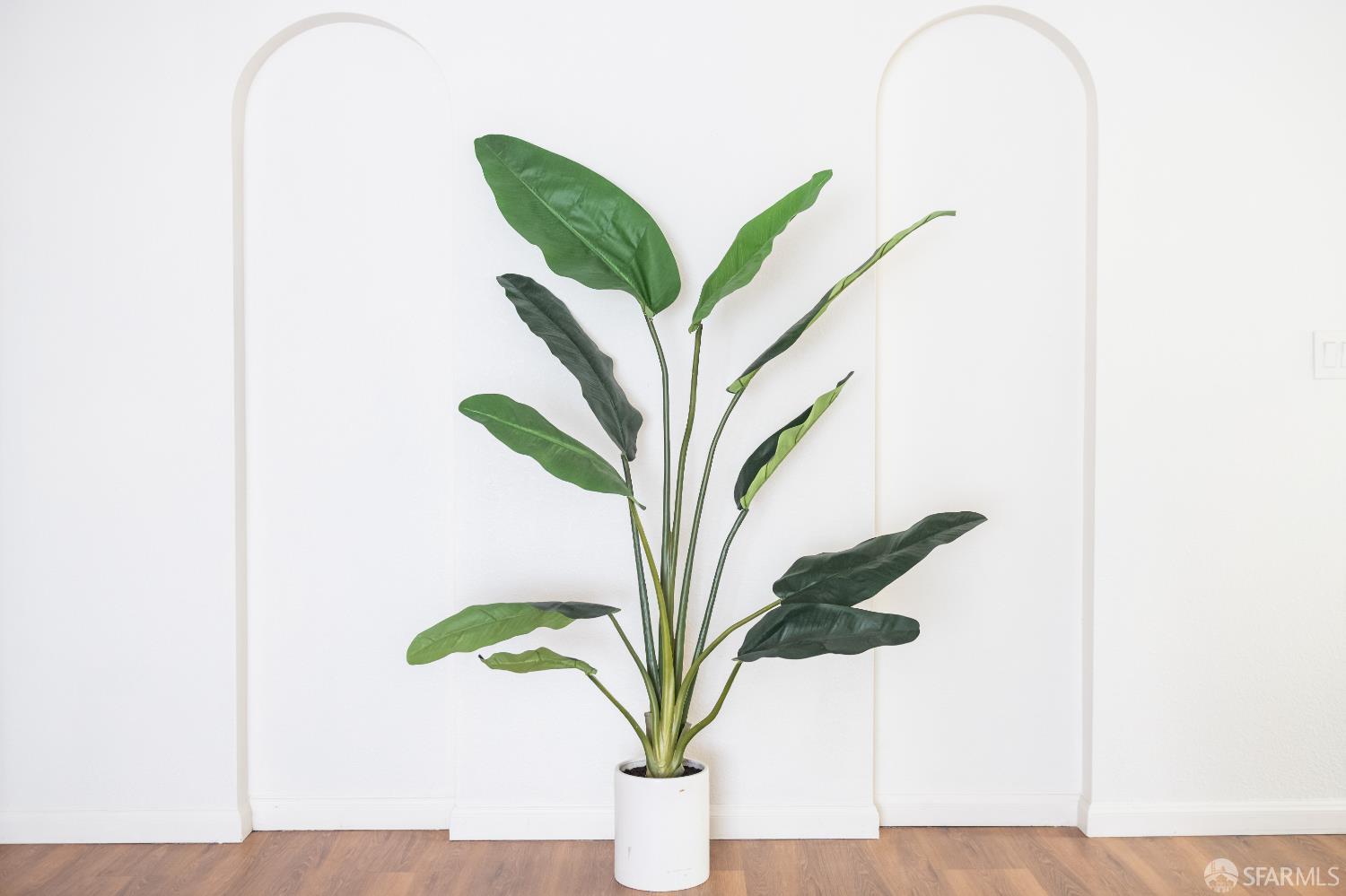 Detail Gallery Image 8 of 30 For 1931 98th Ave, Oakland,  CA 94603 - 3 Beds | 1 Baths