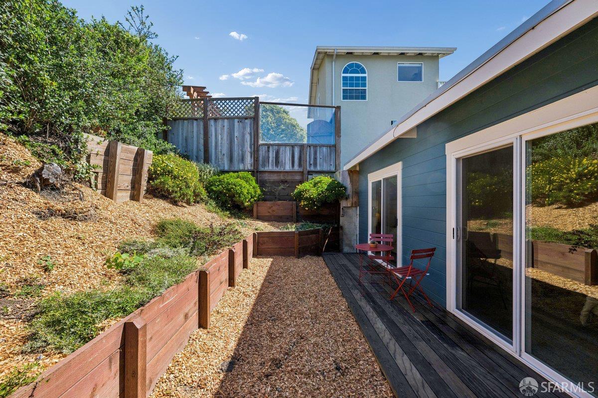 Detail Gallery Image 21 of 31 For 409 Pacific Ave, Pacifica,  CA 94044 - 2 Beds | 1 Baths