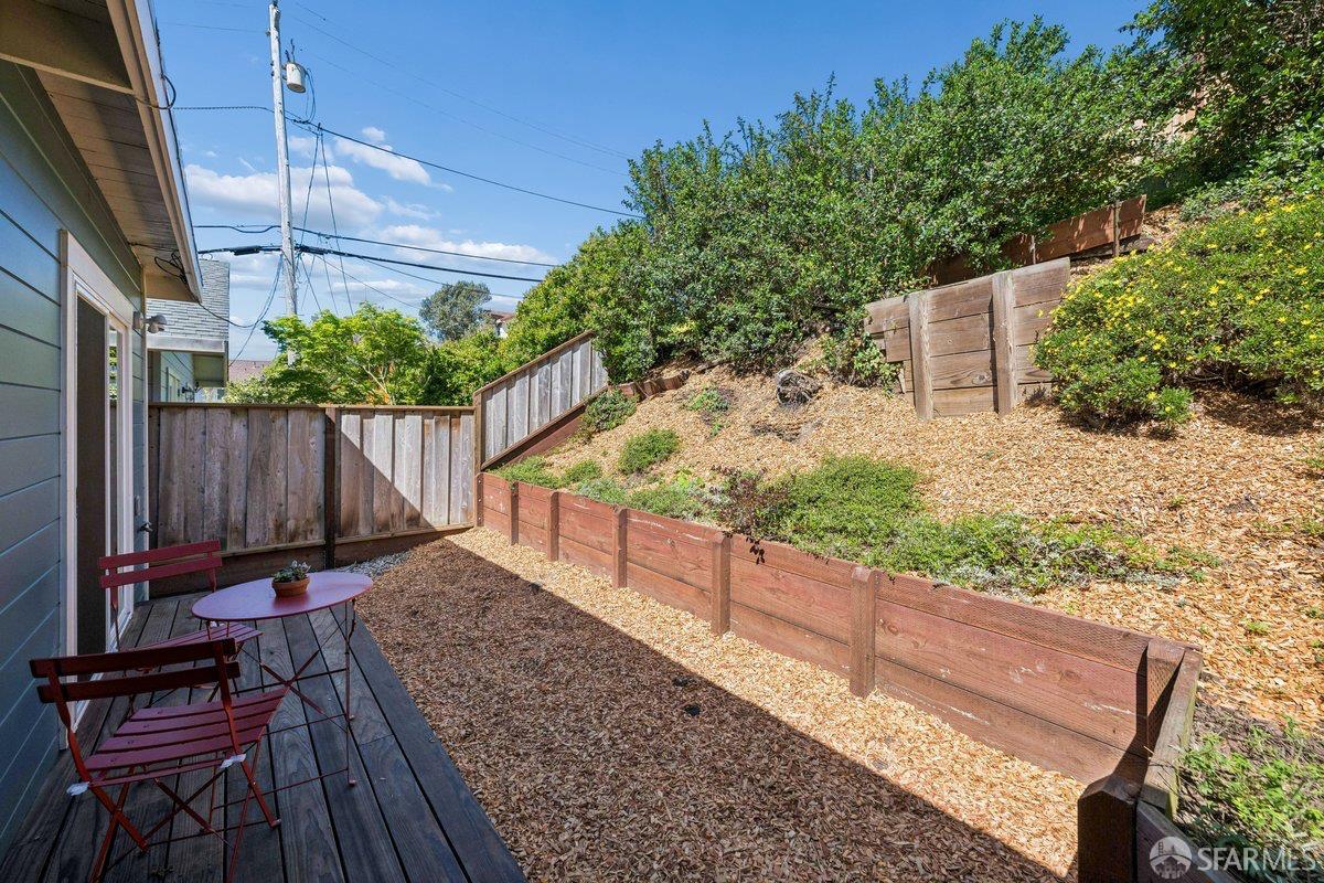 Detail Gallery Image 18 of 31 For 409 Pacific Ave, Pacifica,  CA 94044 - 2 Beds | 1 Baths