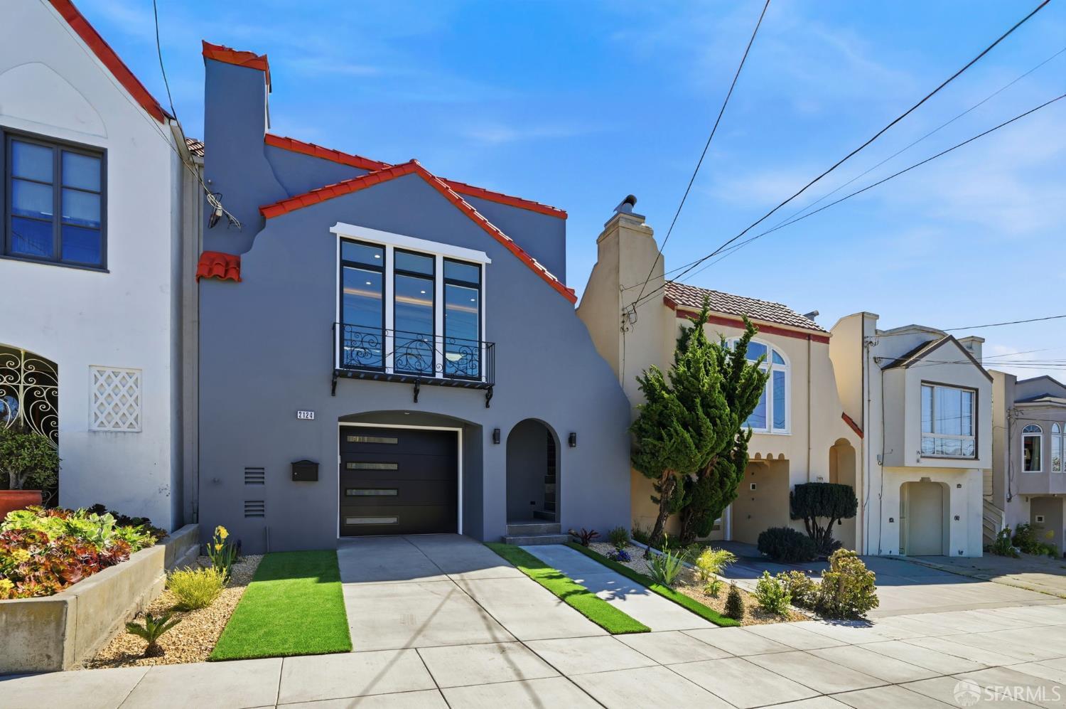 Detail Gallery Image 4 of 53 For 2124 18th Ave, San Francisco,  CA 94116 - 4 Beds | 3/1 Baths