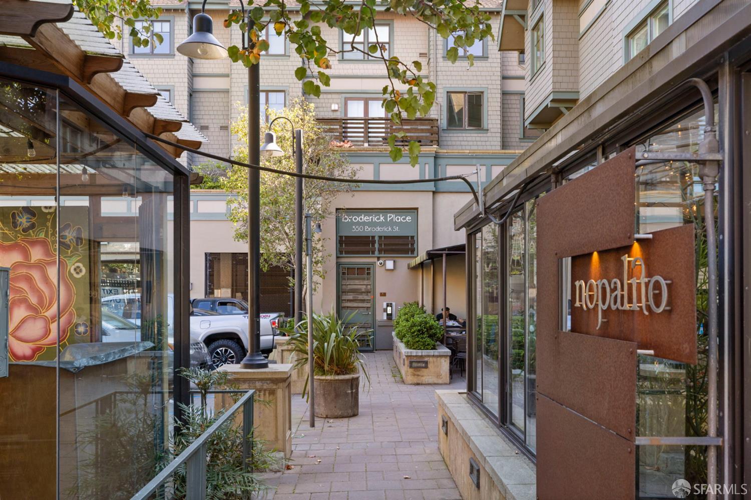 Detail Gallery Image 46 of 52 For 350 Broderick St #320,  San Francisco,  CA 94117 - 3 Beds | 3 Baths