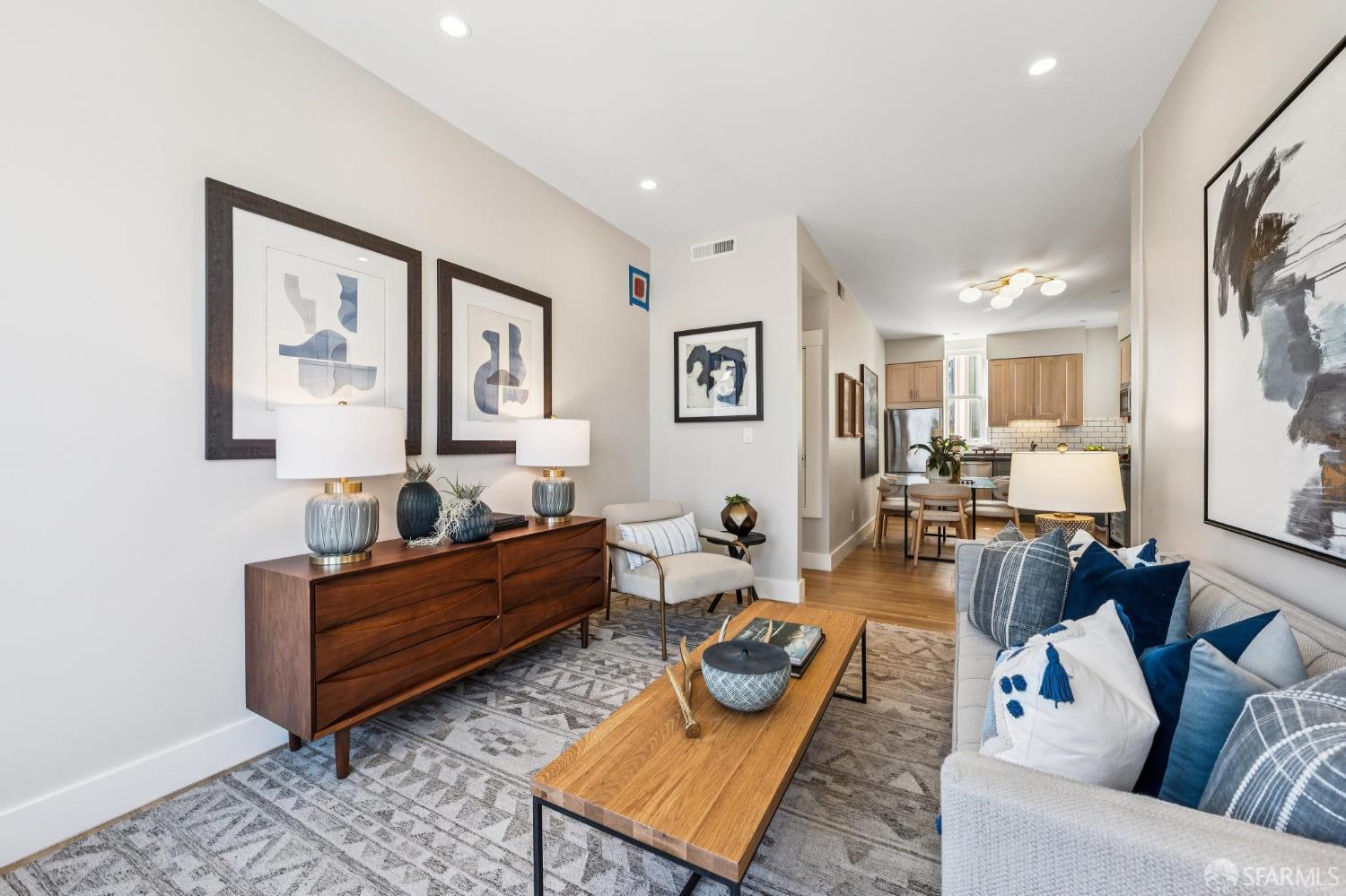 Photo #5: 426112629 Listing: Photo #5