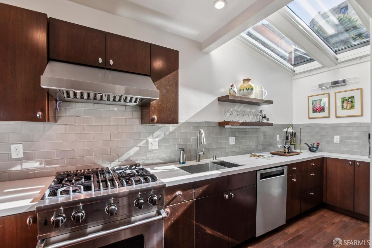 Detail Gallery Image 19 of 47 For 3348 Market St, San Francisco,  CA 94114 - 2 Beds | 2 Baths