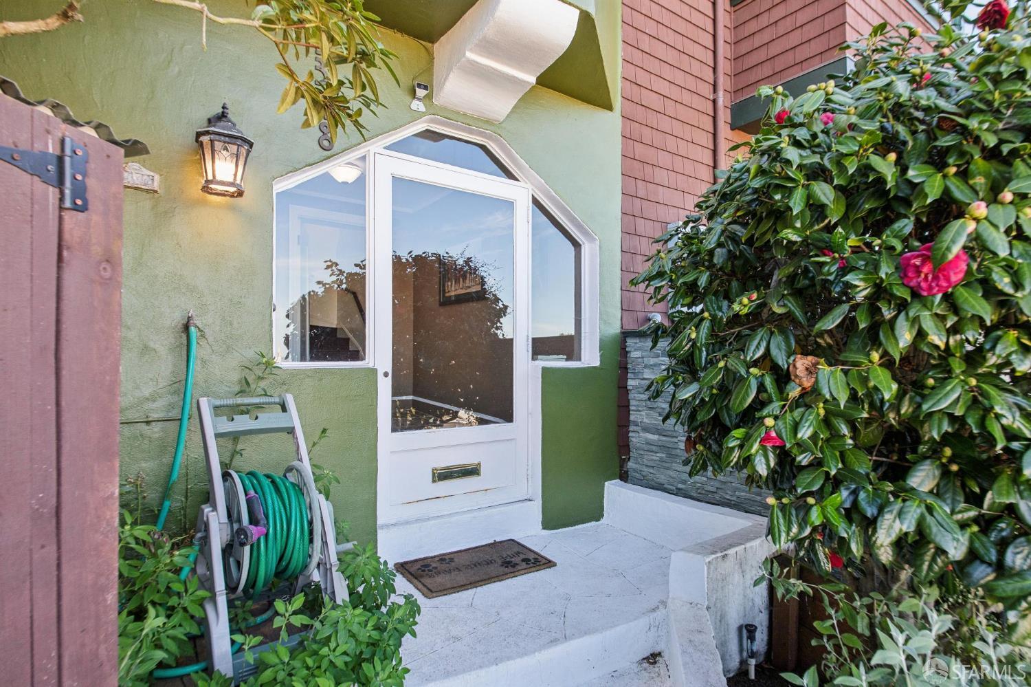 Detail Gallery Image 6 of 47 For 3348 Market St, San Francisco,  CA 94114 - 2 Beds | 2 Baths