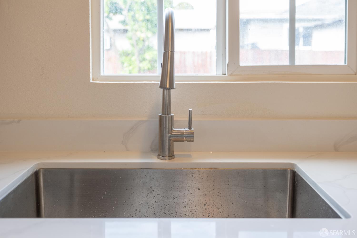 Detail Gallery Image 12 of 30 For 1931 98th Ave, Oakland,  CA 94603 - 3 Beds | 1 Baths