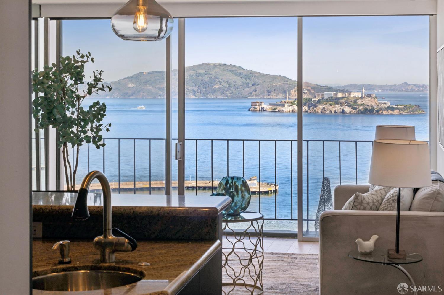 Photo #3: 426107929 Listing: Photo #3