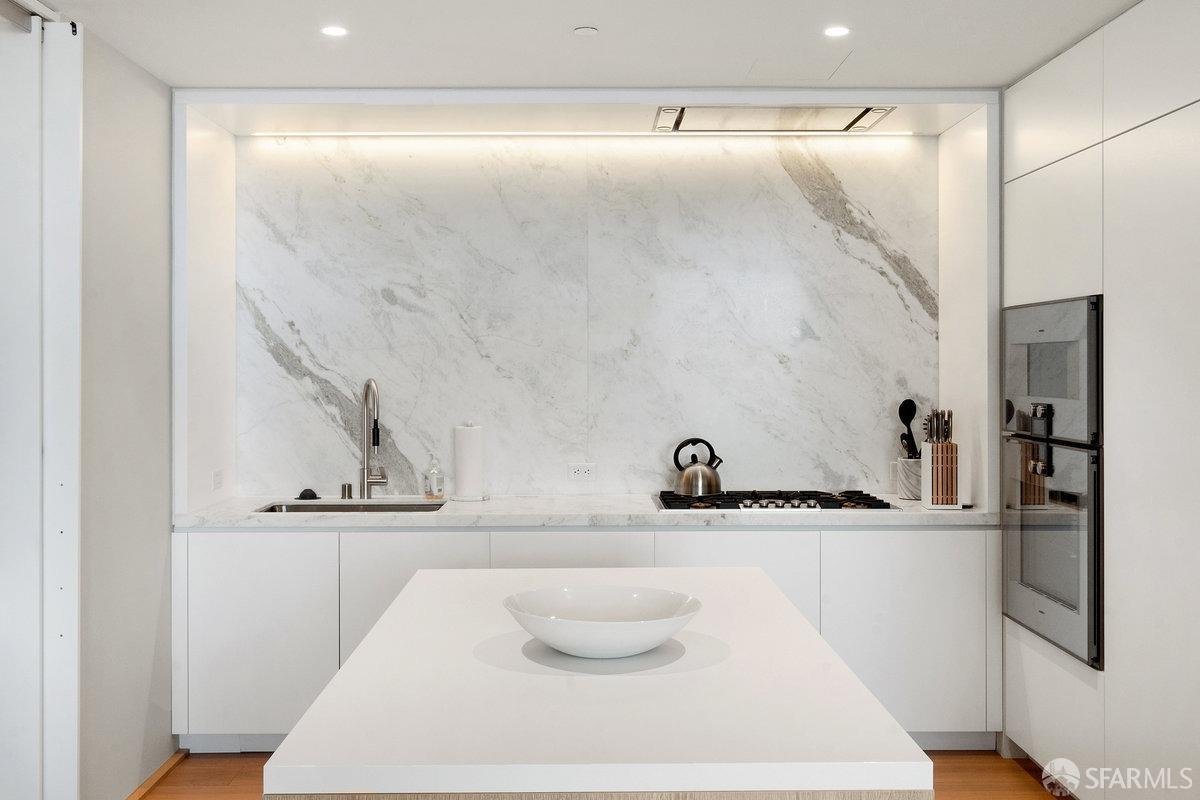 Detail Gallery Image 18 of 62 For 1 Steuart Ln #1702,  San Francisco,  CA 94115 - 2 Beds | 2/1 Baths