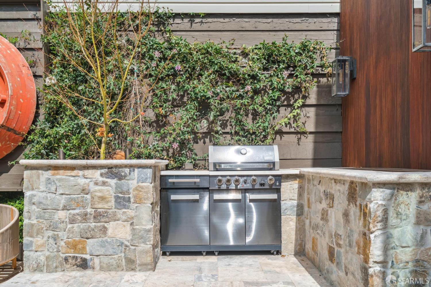 Detail Gallery Image 41 of 94 For 7 Seymour St, San Francisco,  CA 94115 - 5 Beds | 4/2 Baths