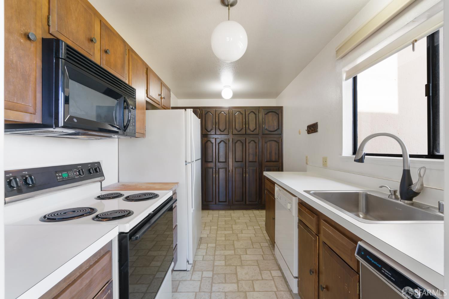 Detail Gallery Image 16 of 33 For 920 Beach Park Blvd #42,  Foster City,  CA 94404 - 2 Beds | 2 Baths