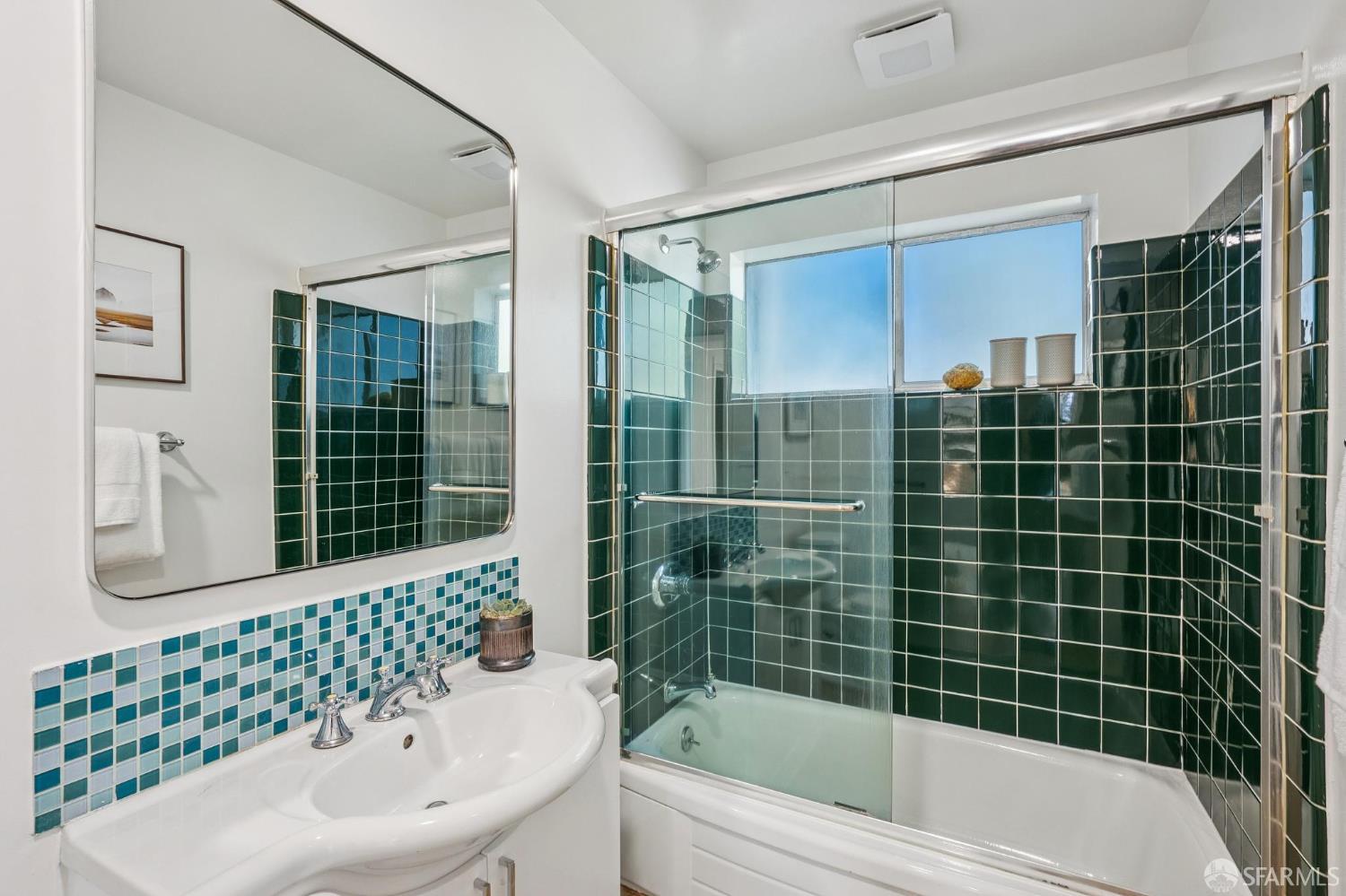 Photo #40: 426100077 Listing: Photo #40