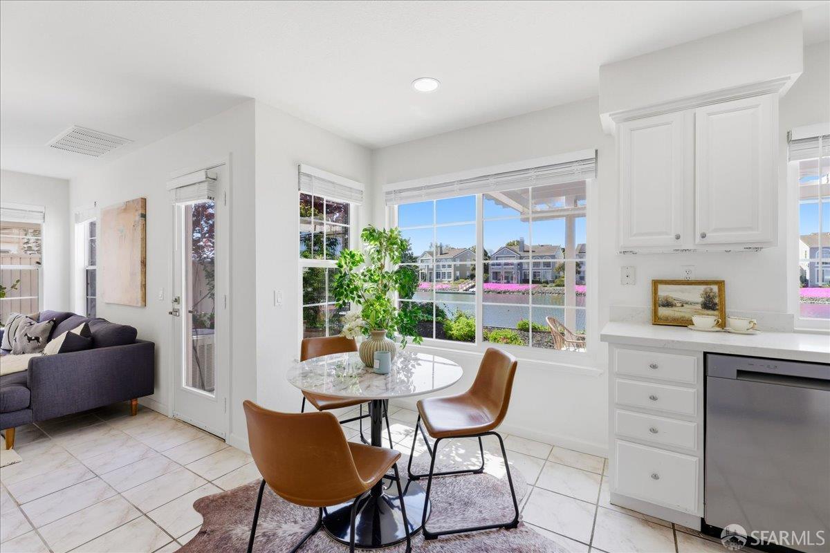 Detail Gallery Image 21 of 79 For 332 Mindanao Dr, Redwood City,  CA 94065 - 3 Beds | 2/1 Baths