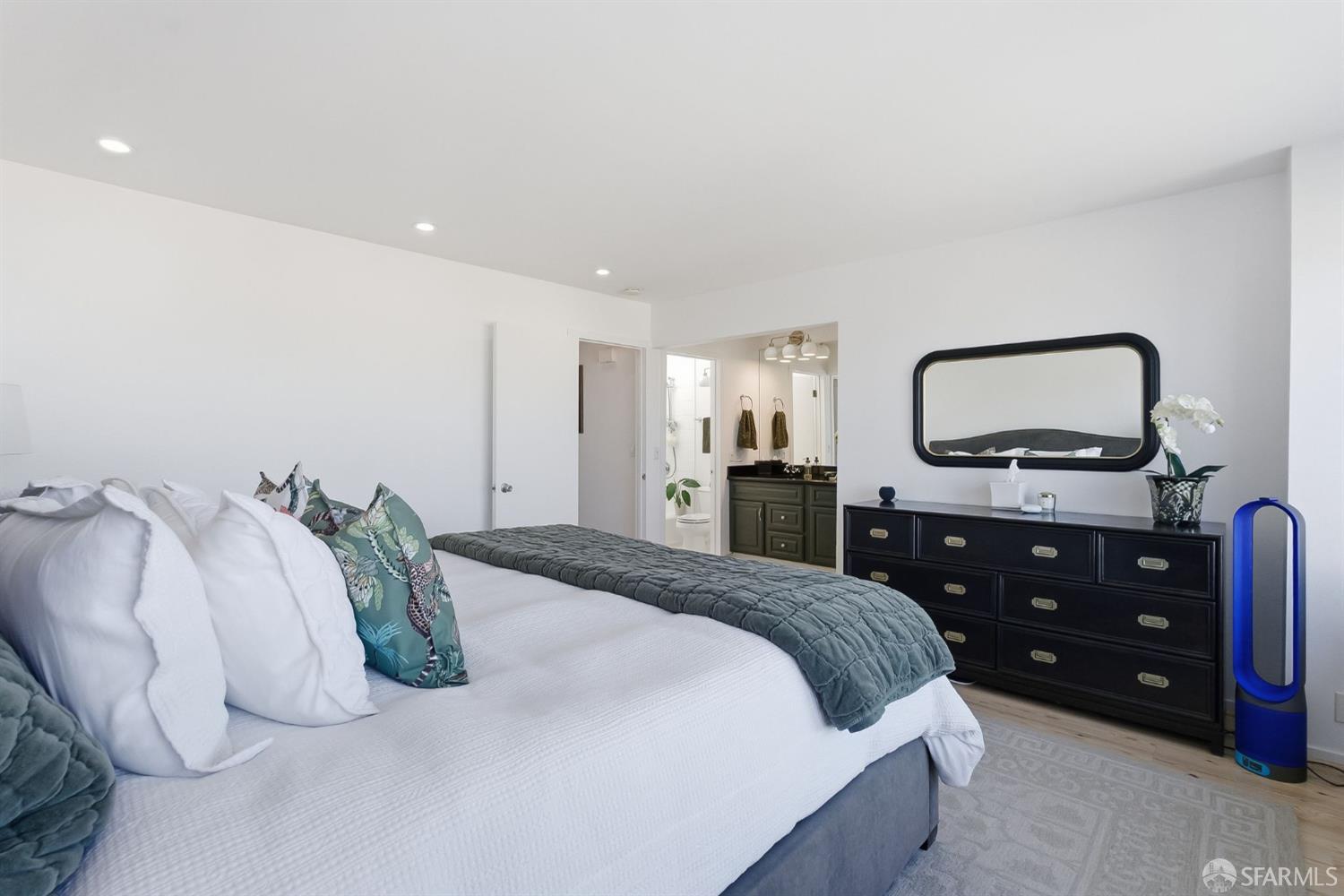 Detail Gallery Image 38 of 47 For 182 Carnelian Way, San Francisco,  CA 94131 - 3 Beds | 2/2 Baths