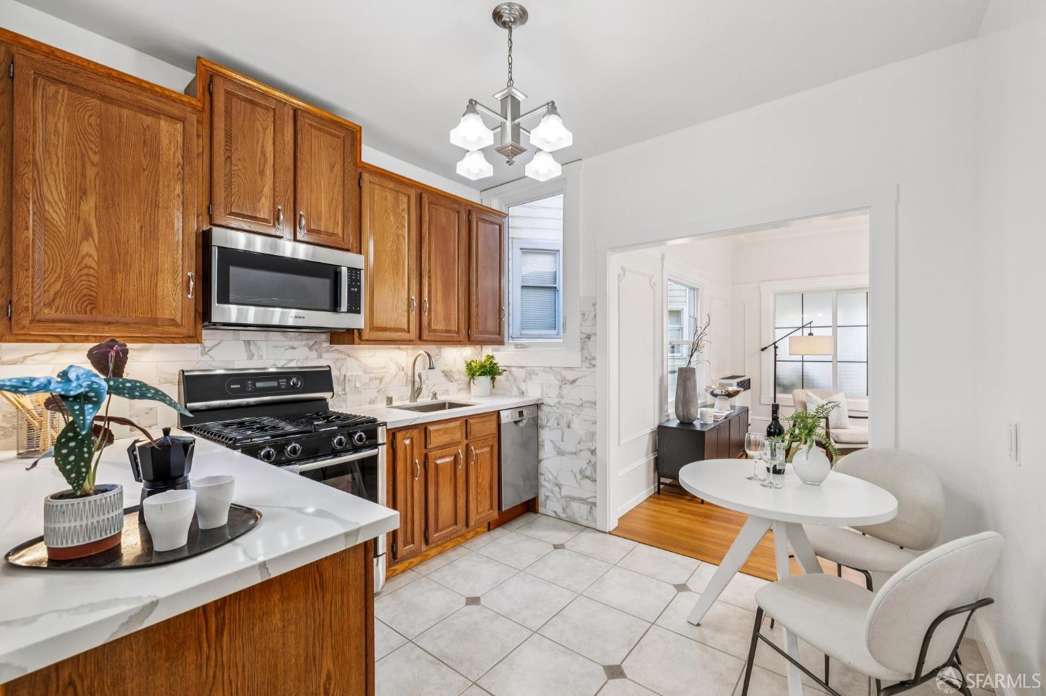 Photo #5: 426112549 Listing: Photo #5