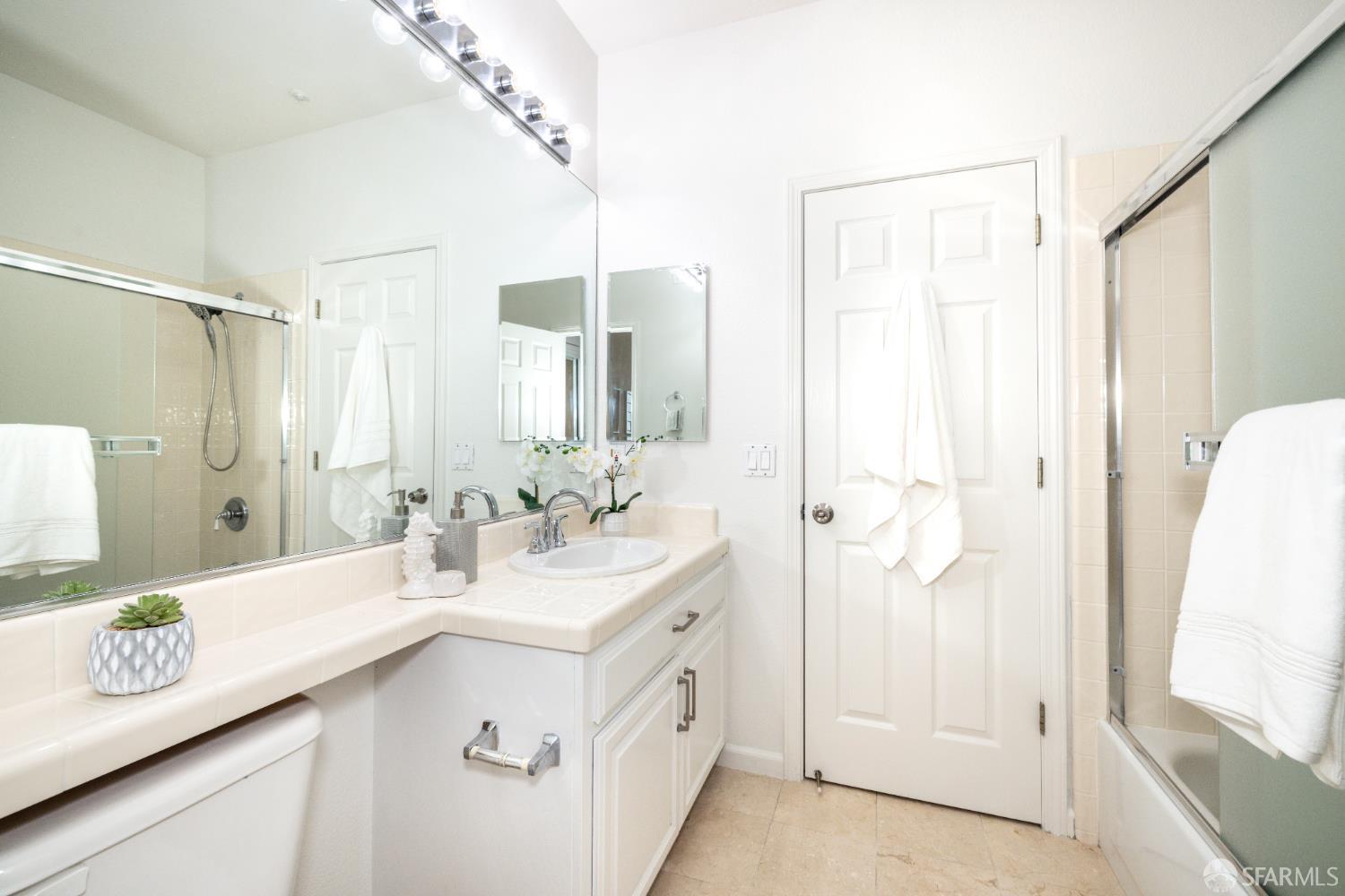 Detail Gallery Image 35 of 61 For 141 Kestrel Ct, Brisbane,  CA 94005 - 2 Beds | 2 Baths