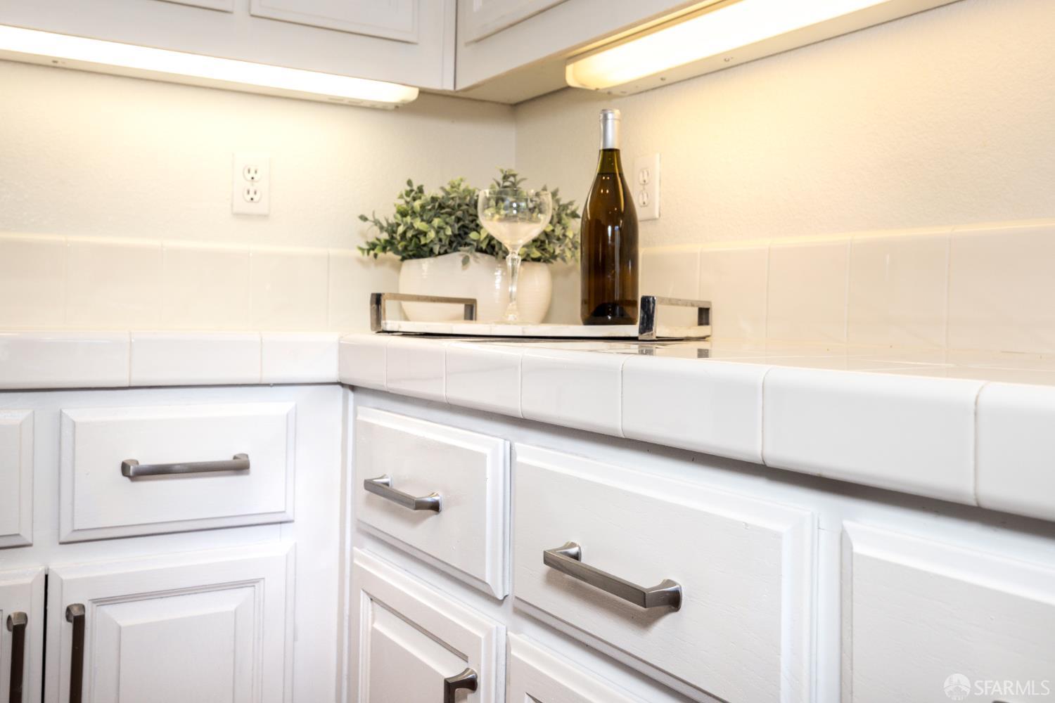 Detail Gallery Image 22 of 61 For 141 Kestrel Ct, Brisbane,  CA 94005 - 2 Beds | 2 Baths