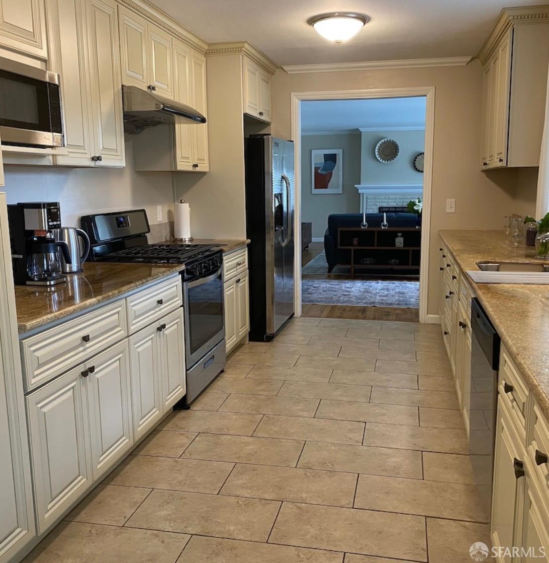 Detail Gallery Image 12 of 38 For 4052 Costado Rd, Pebble Beach,  CA 93953 - 3 Beds | 2 Baths