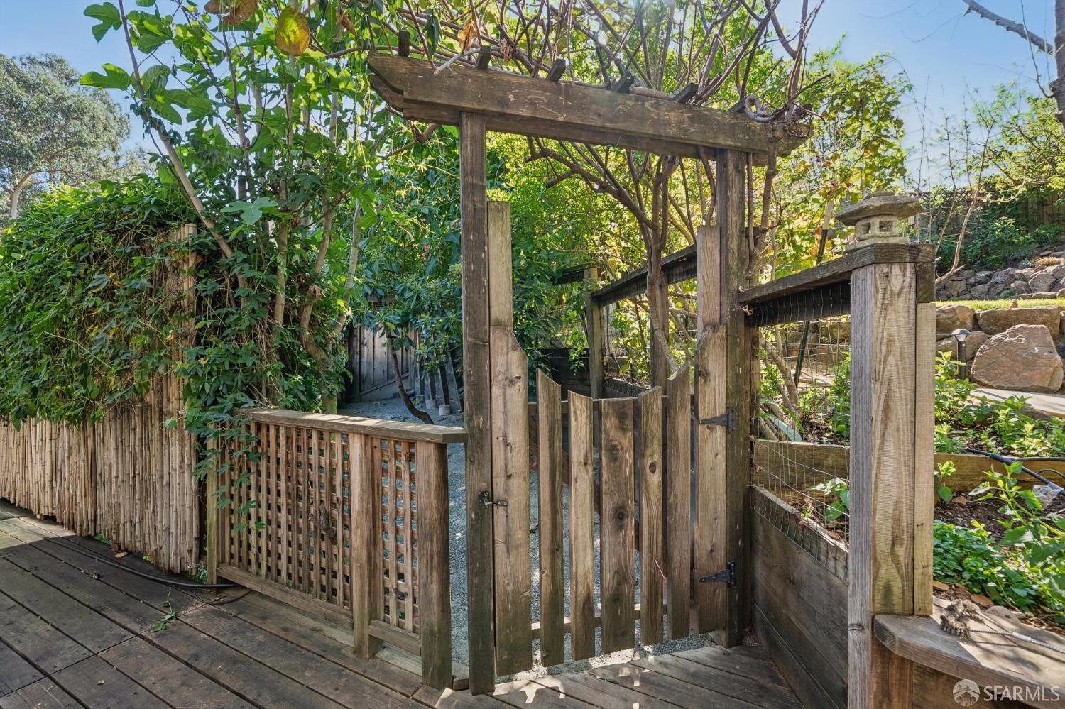 Detail Gallery Image 45 of 54 For 4743 Mountain Blvd, Oakland,  CA 94619 - 4 Beds | 3 Baths