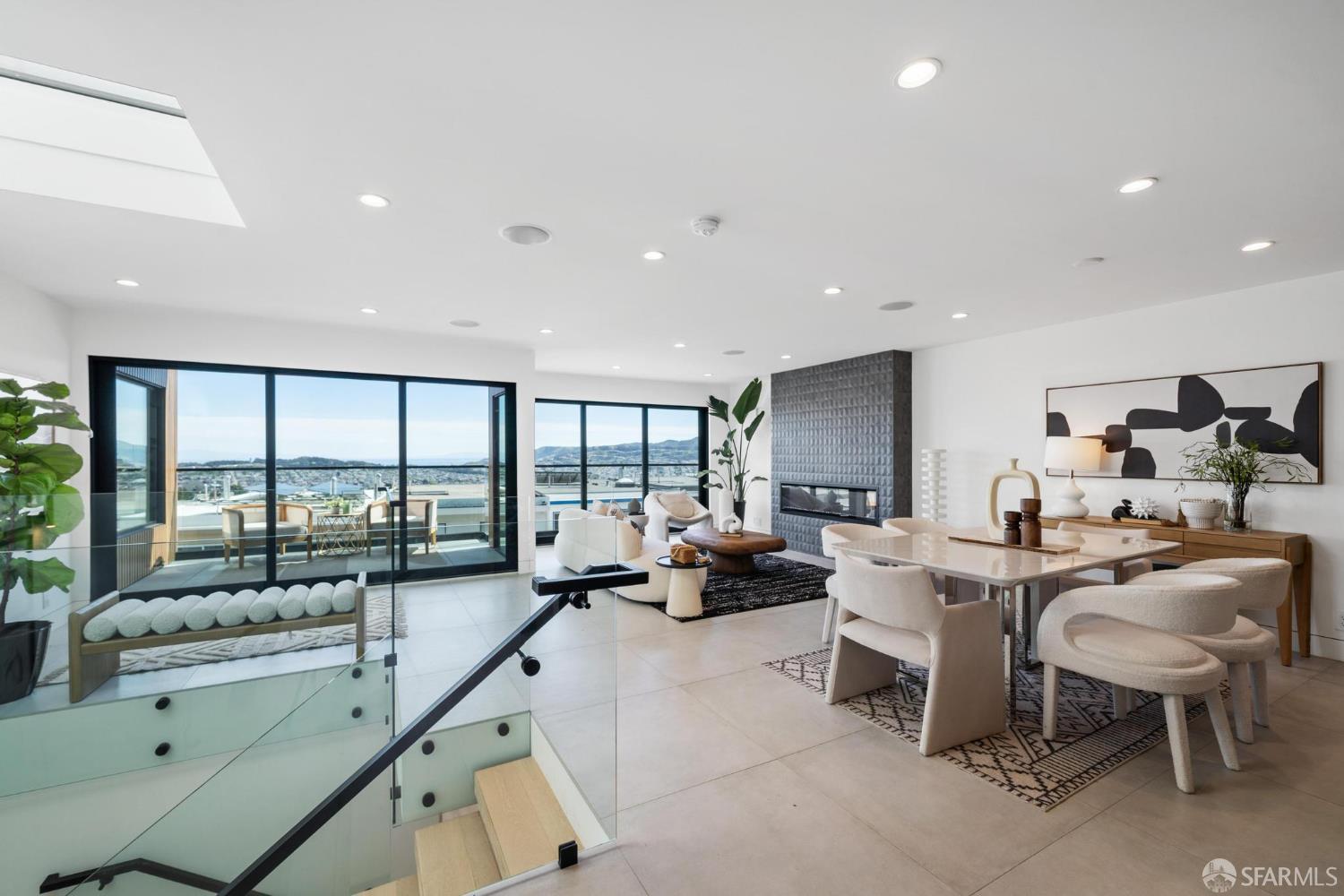 Detail Gallery Image 10 of 81 For 222 Molimo Dr, San Francisco,  CA 94127 - 4 Beds | 3/1 Baths