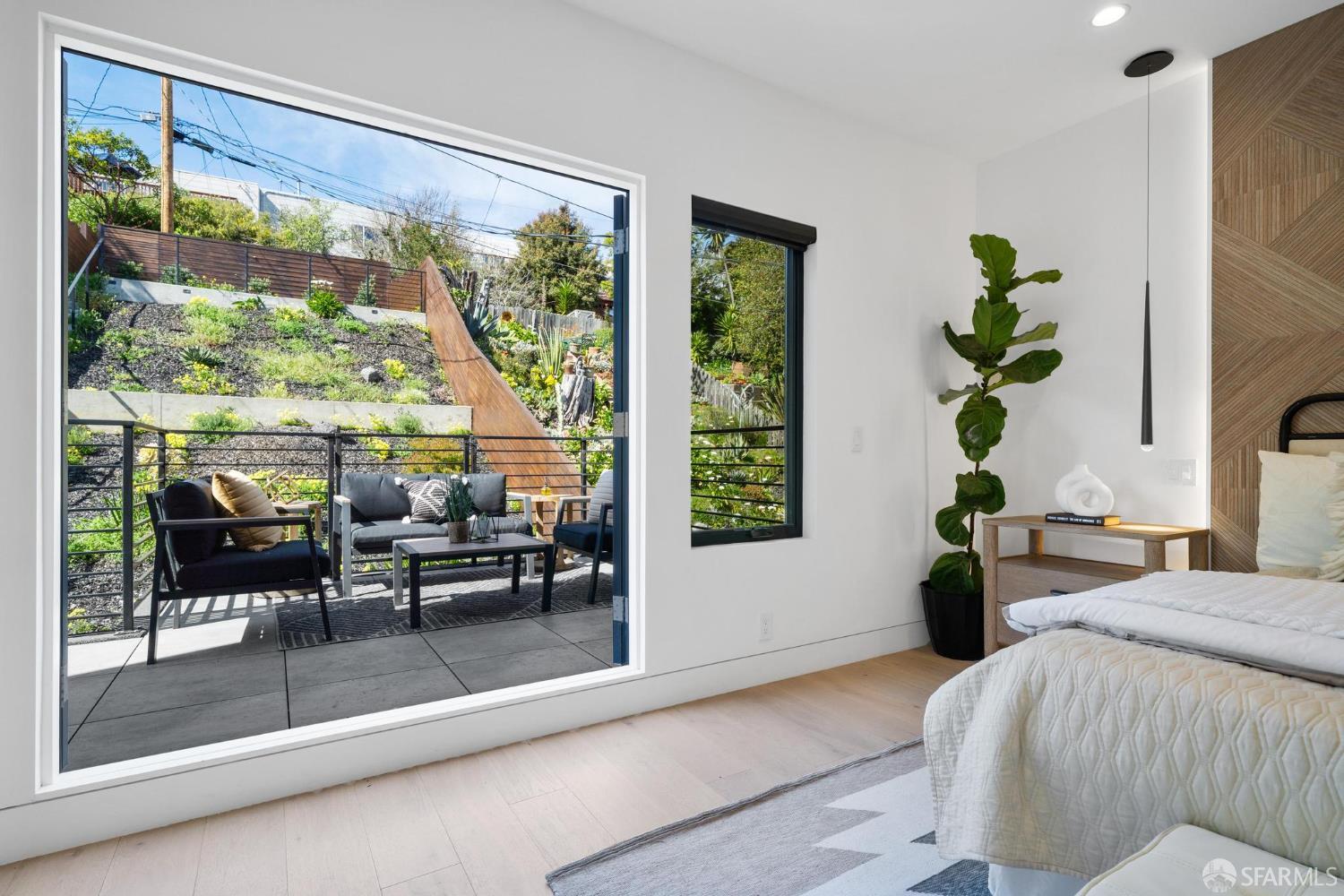 Detail Gallery Image 35 of 81 For 222 Molimo Dr, San Francisco,  CA 94127 - 4 Beds | 3/1 Baths