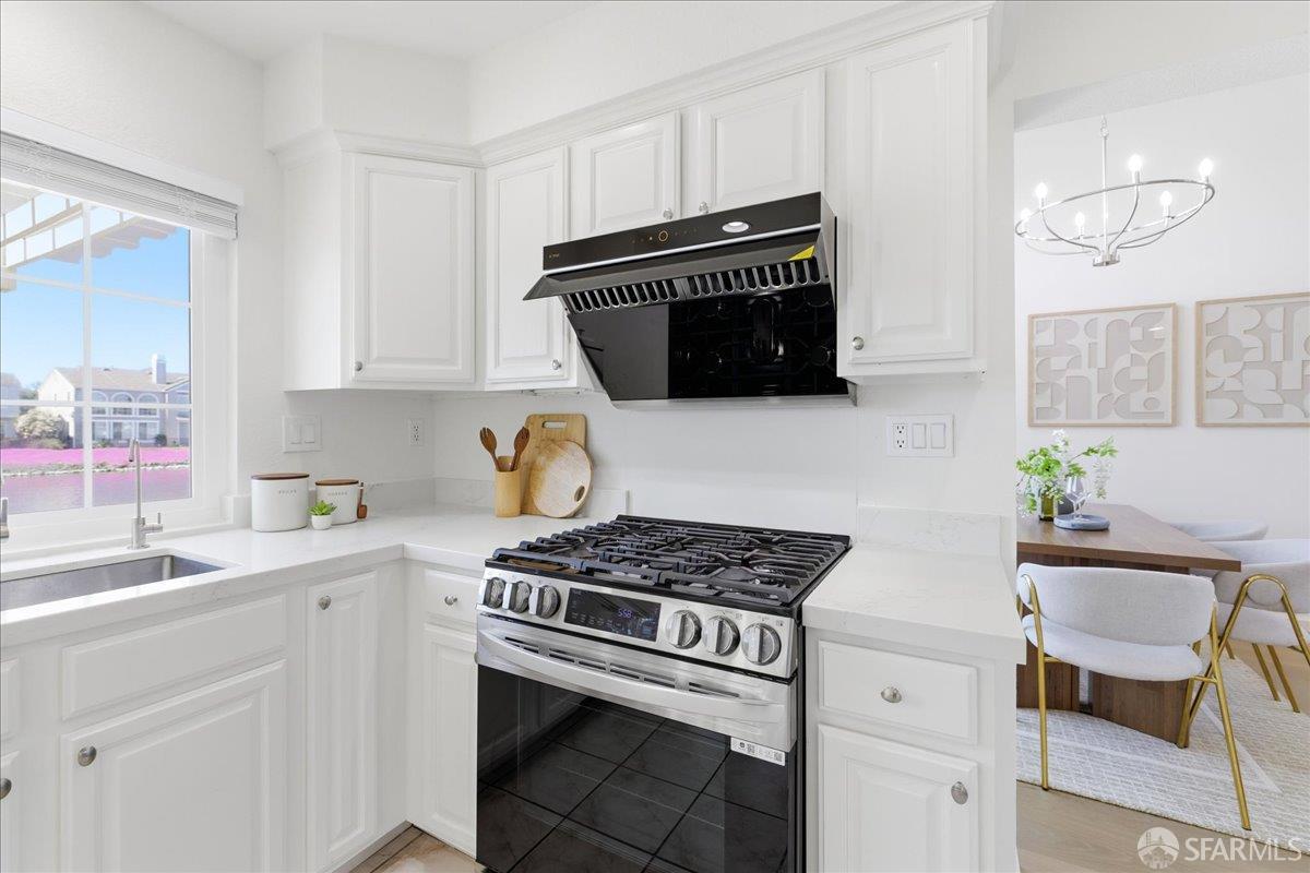 Detail Gallery Image 30 of 79 For 332 Mindanao Dr, Redwood City,  CA 94065 - 3 Beds | 2/1 Baths