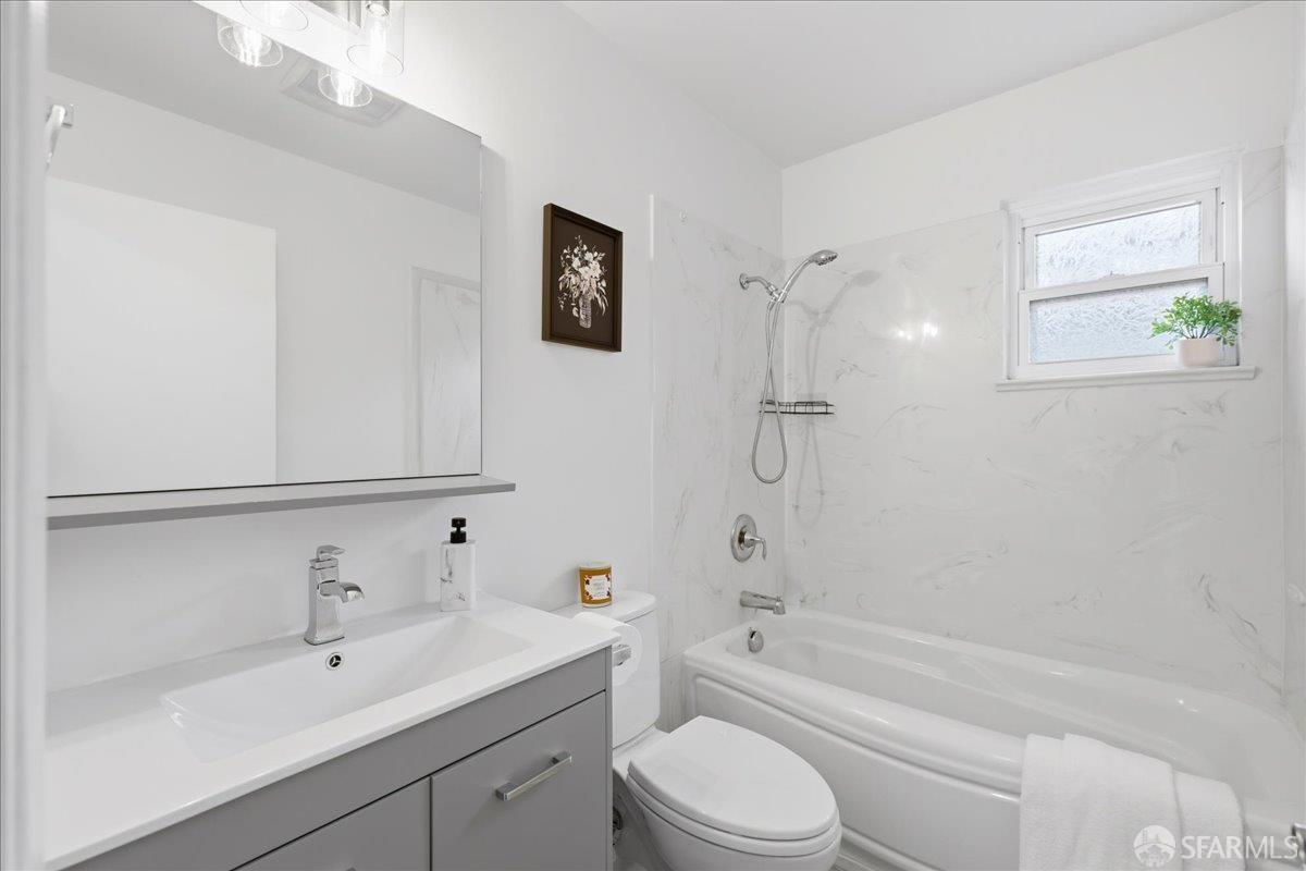 Detail Gallery Image 24 of 46 For 15942 Cambrian Dr, San Leandro,  CA 94578 - 5 Beds | 3 Baths